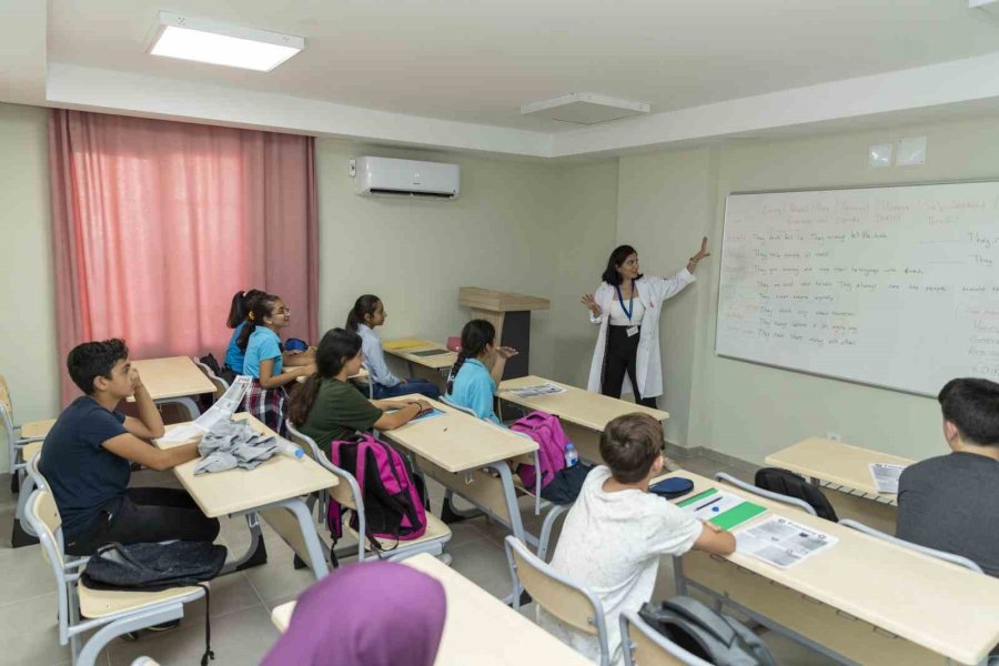 Mersin’de Kurs Merkezi Öğrencilerine Danışmanlık Hizmeti