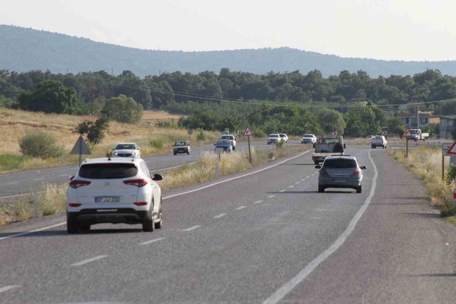 Yeni Konya-antalya Kara Yolunda Bayram Tatili Dönüşü Yoğunluğu
