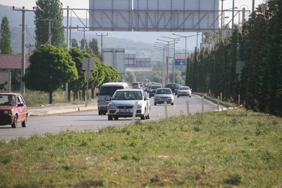 Yeni Konya-antalya Kara Yolunda Bayram Tatili Dönüşü Yoğunluğu