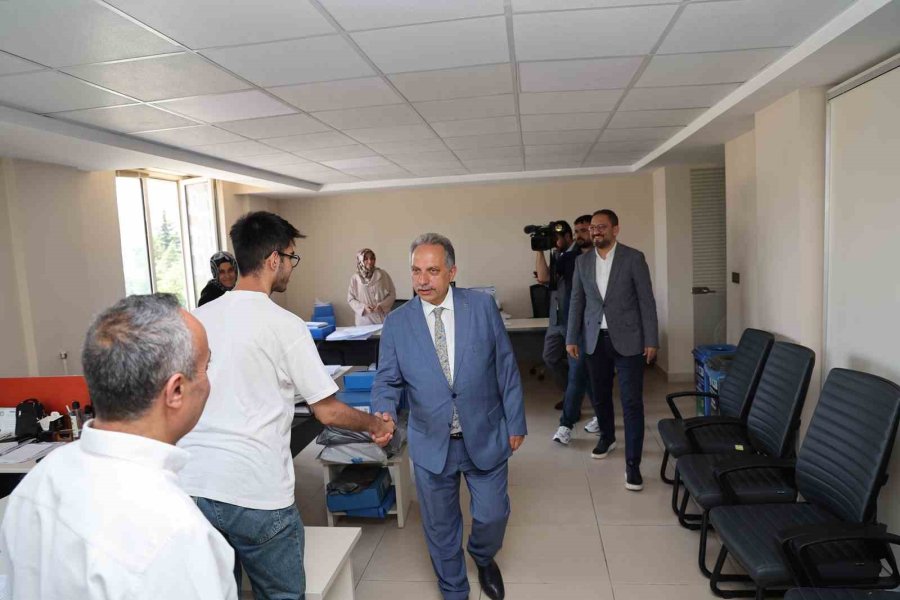 Talas’ta Mesai Bayramlaşma İle Başladı