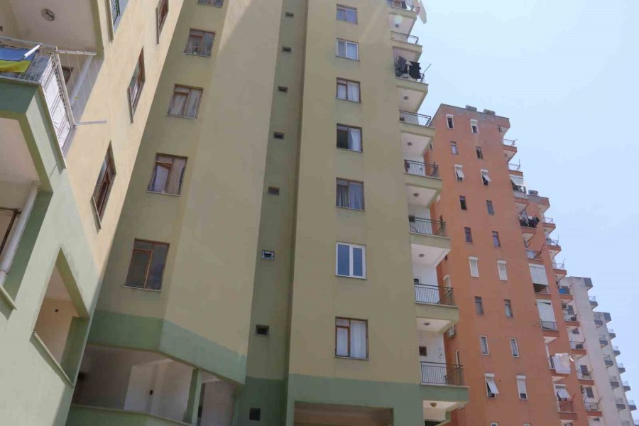 Antalya’da Tapusu Olmayan 66 Daireden Oluşan 26 Yıllık Siteye Mahkemeden Yıkım Kararı