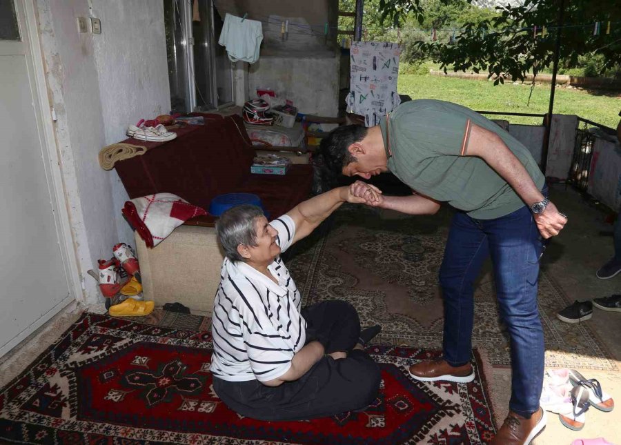 Başkan Genç’ten, Bedensel Engelli Bireye Anlamlı Hediye