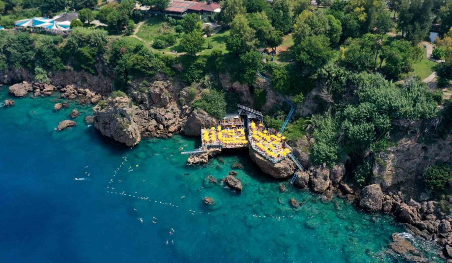 Falez Plajlarını 4 Günlük Bayram Tatilinde 32 Bin 542 Kişi Kullandı