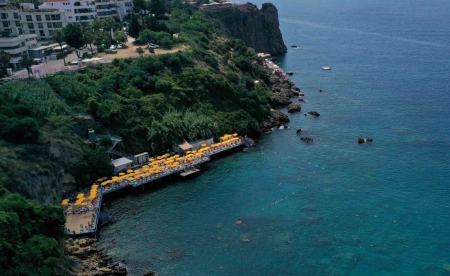 Falez Plajlarını 4 Günlük Bayram Tatilinde 32 Bin 542 Kişi Kullandı