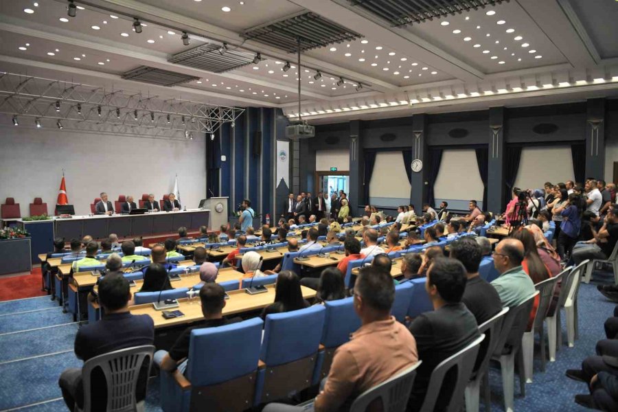 Başkan Büyükkılıç, Belediye Personeliyle Bayramlaştı