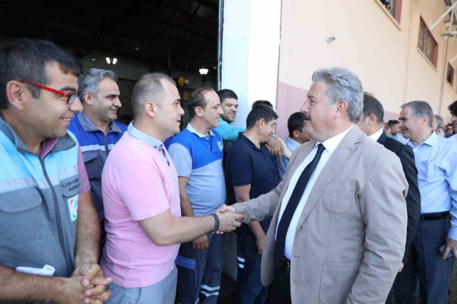 Başkan Palancıoğlu Belediye Çalışanlarıyla Bayramlaştı