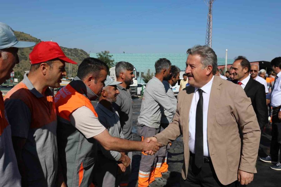 Başkan Palancıoğlu Belediye Çalışanlarıyla Bayramlaştı