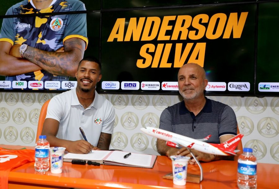 Alanyaspor, Anderson Oliveira Silva İle 4 Yıllık Sözleşme İmzaladı