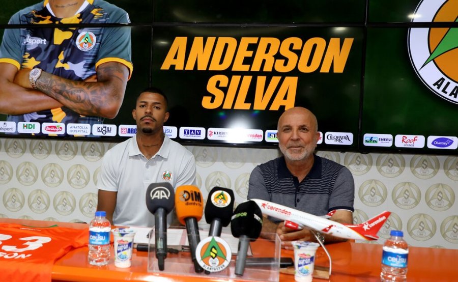 Alanyaspor, Anderson Oliveira Silva İle 4 Yıllık Sözleşme İmzaladı