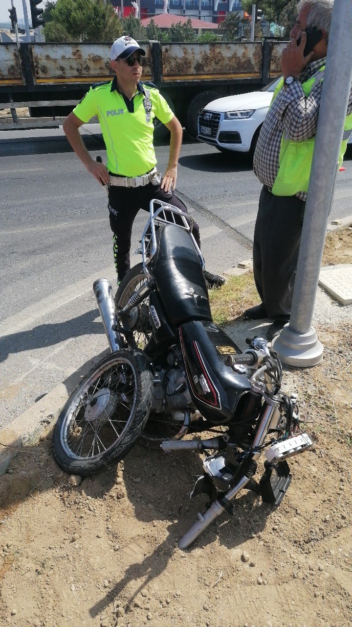 Çalıntı Motosikletle Kaza Yapıp Yaralandılar