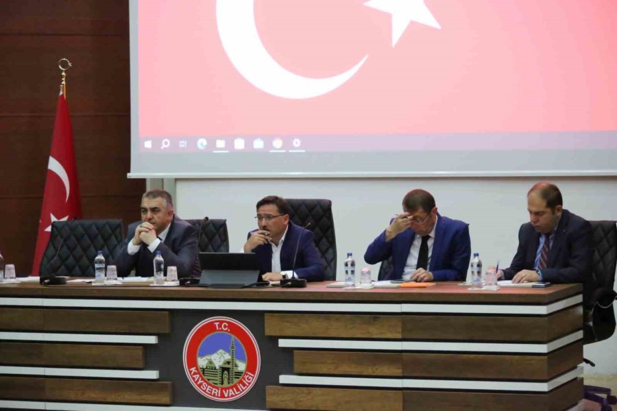 Vali Çiçek, Muhtarlarla Bir Araya Geldi