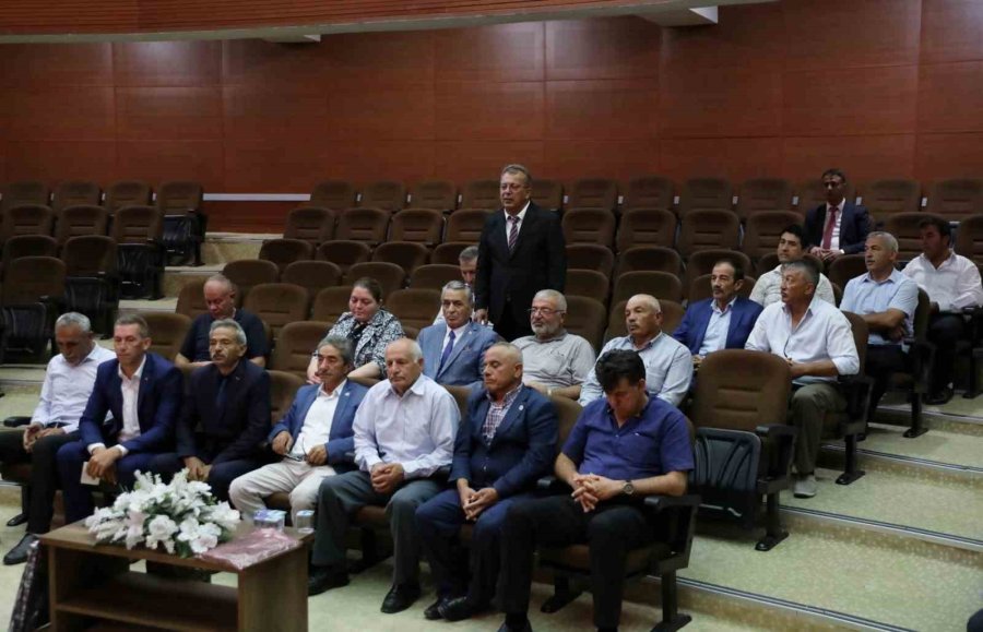 Vali Çiçek, Muhtarlarla Bir Araya Geldi