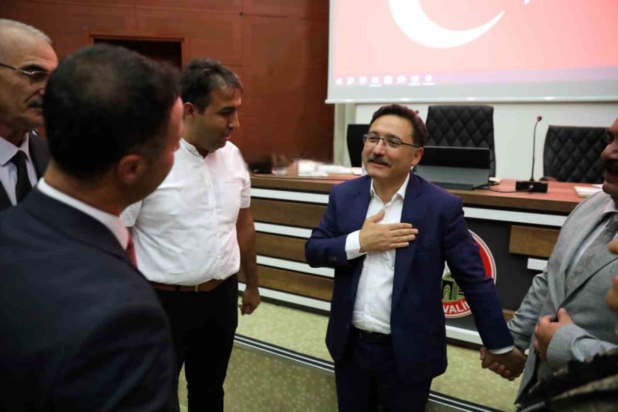 Vali Çiçek, Muhtarlarla Bir Araya Geldi