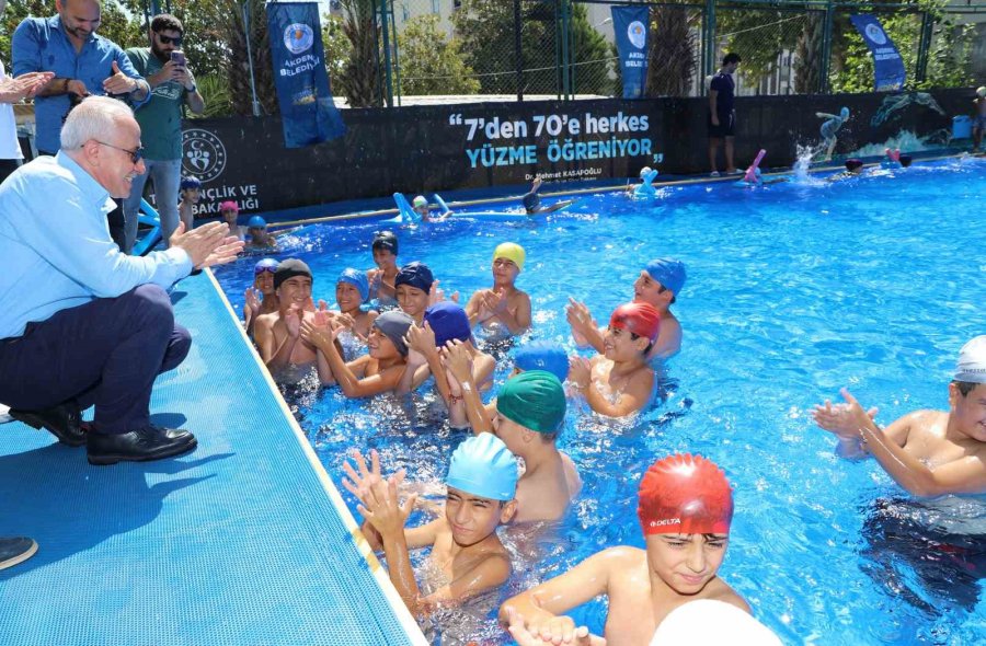 Akdeniz’de Ücretsiz Yüzme Kursları Başlıyor