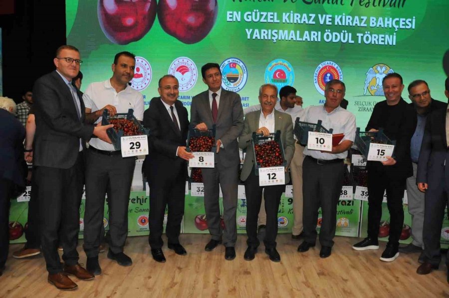 Konya’da 9. Akşehir Kirazı Kültür Ve Sanat Festivali Yapıldı