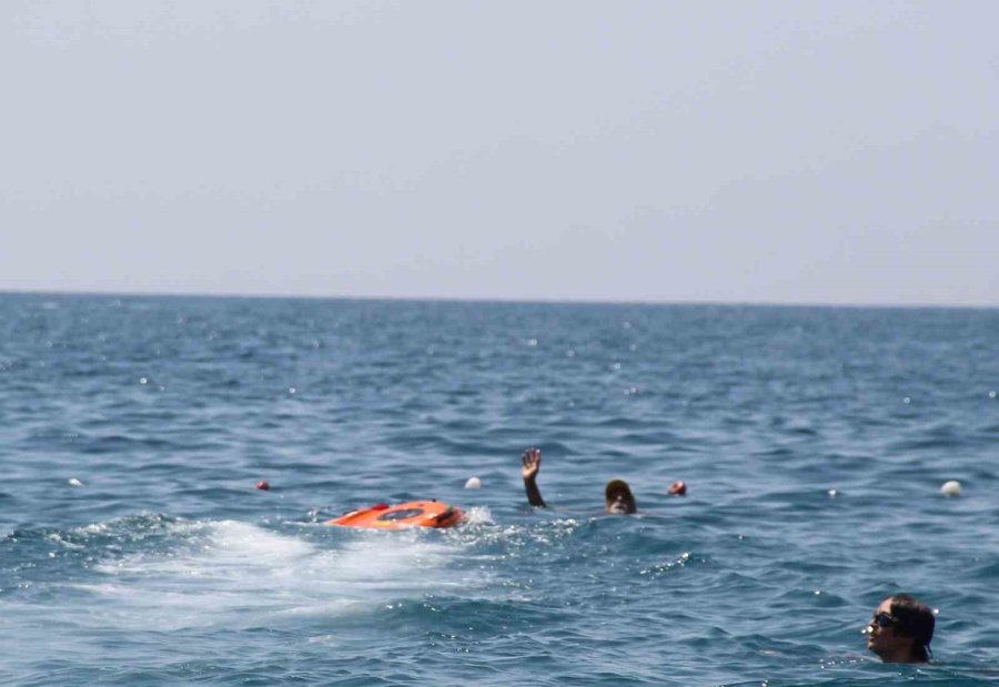 Antalya Plajlarında 3 Cankurtaran Robot Görev Başında