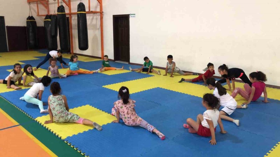 Melikgazi Belediyesi’nin Yaz Okulu Ve Spor Kurslarından 21 Bin Kişi Faydalanıyor