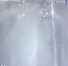 Direksiyonda Sızdı, Otomobiliyle Dükkana Daldı: O Anlar Kamerada