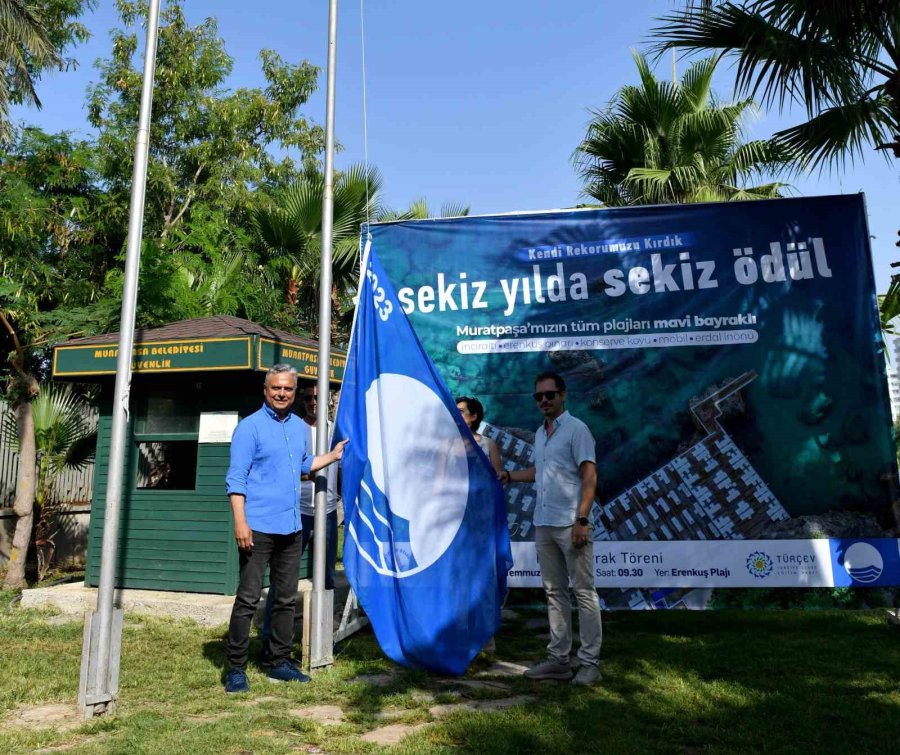 Muratpaşa’nın Plajlarının Mavi Bayrakları Teslim Edildi