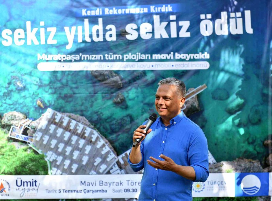 Muratpaşa’nın Plajlarının Mavi Bayrakları Teslim Edildi