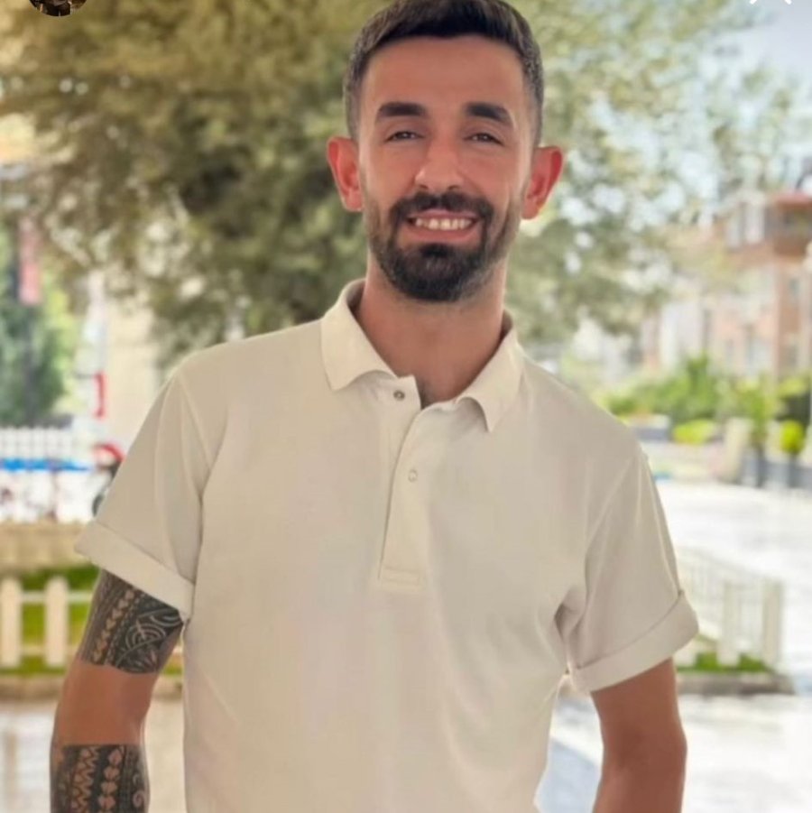 Minibüsle Çarpışan Motosiklet Sürücüsü Genç Hayatını Kaybetti