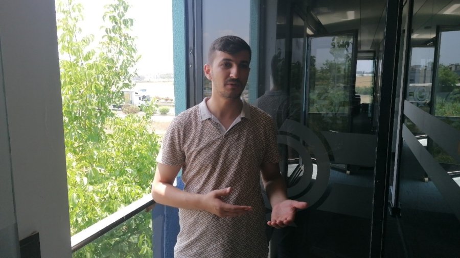 Sokaktaki Araçtan Açılan Ateş İş Yerinde Paniğe Neden Oldu