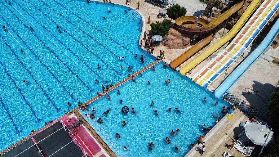 Tarsus Su Parkı, 2023 Yaz Sezonu Yoğun İlgiyle Açıldı