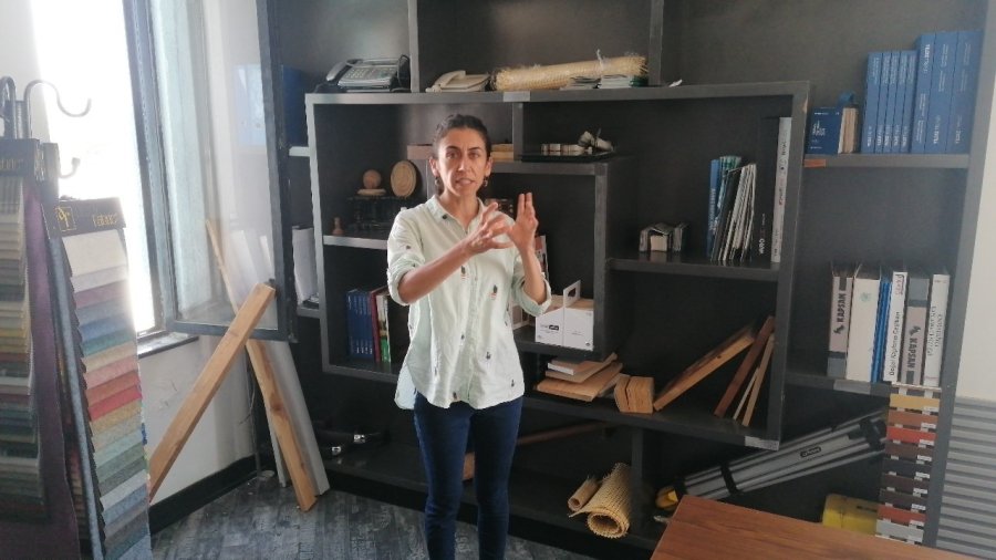 Sokaktaki Araçtan Açılan Ateş İş Yerinde Paniğe Neden Oldu