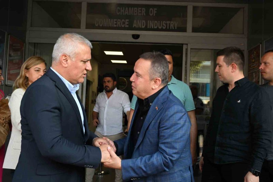 Başkan Böcek, Alanya’da Turizmcilerle Bir Araya Geldi