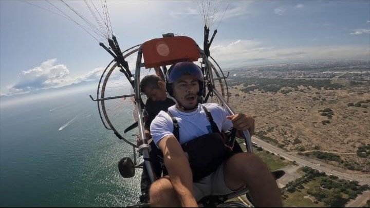 Gökyüzünde Bayılma Şakasıyla Başlayan Korku Dolu Anlar