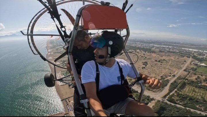 Gökyüzünde Bayılma Şakasıyla Başlayan Korku Dolu Anlar