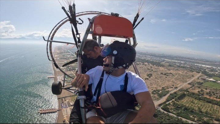 Gökyüzünde Bayılma Şakasıyla Başlayan Korku Dolu Anlar