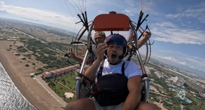 Gökyüzünde Bayılma Şakasıyla Başlayan Korku Dolu Anlar