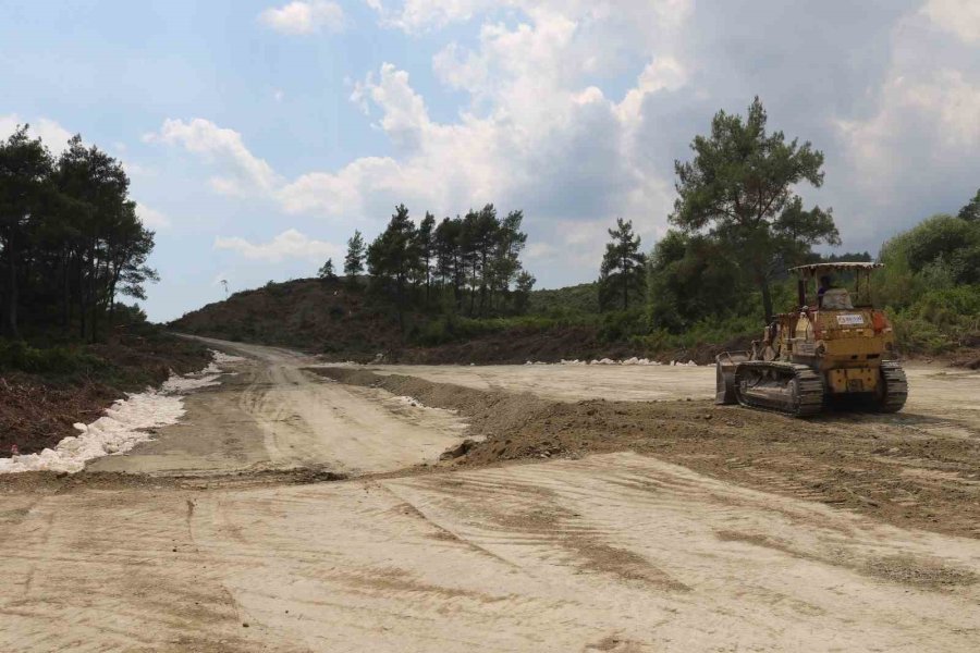 Kaş’ta Kasaba-sütleğen Yolu Projesi Çalışmaları Devam Ediyor