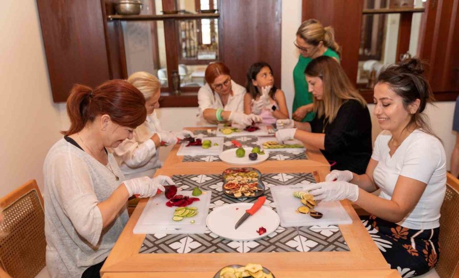 Mersinli Üreticiler ‘yöresel Ürünler Atölyesi’nde Bir Araya Geldi