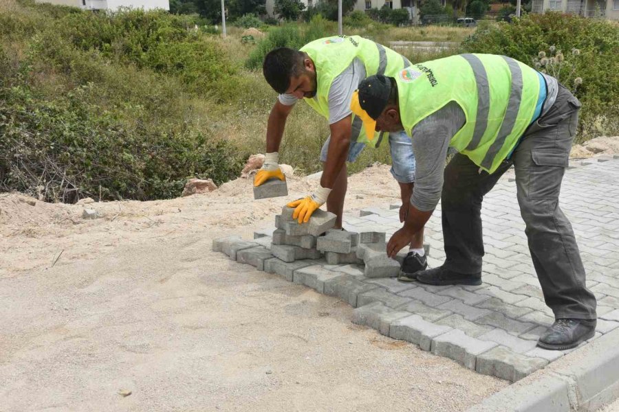 Toroslar’da Yol Ve Kaldırım Çalışmaları Devam Ediyor