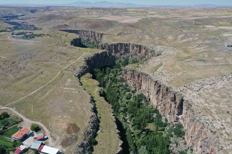 Dünyanın 2. Büyük Kanyon Vadisi Cam Terastan İzlenecek