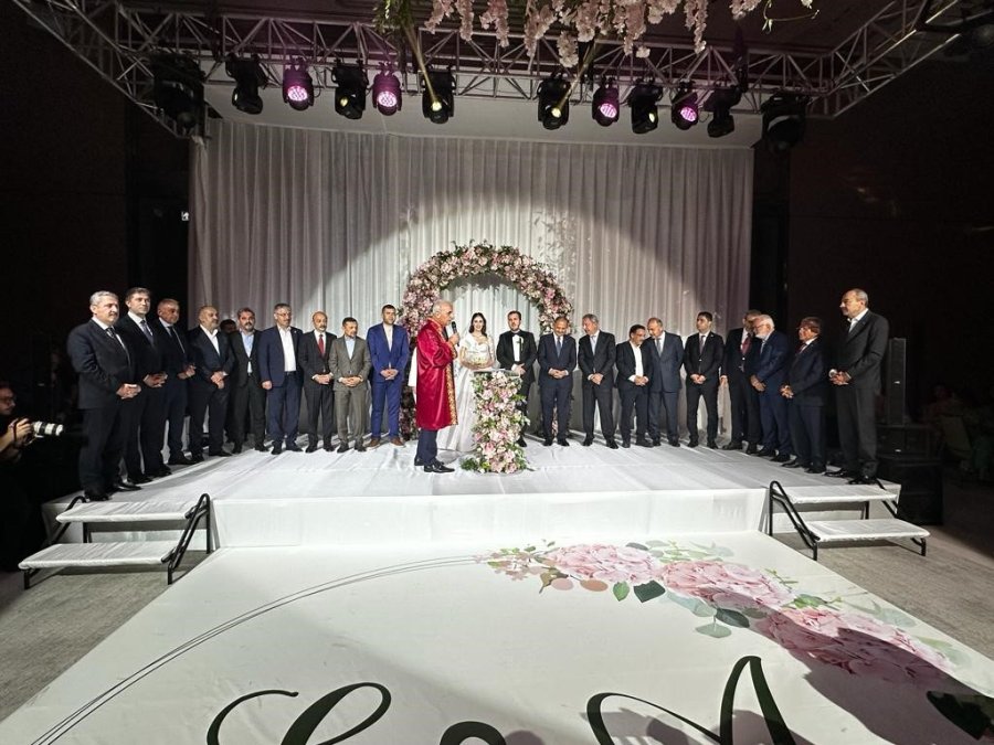 Ertekin Ailesinin Mutlu Günü