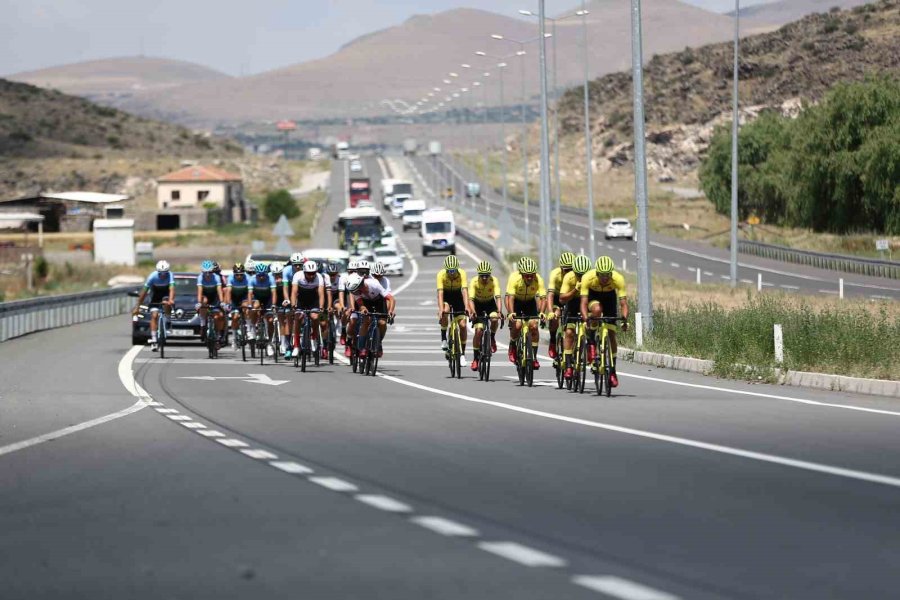 Erciyes Uluslararası Yol Bisiklet Yarışları Nefes Kesti