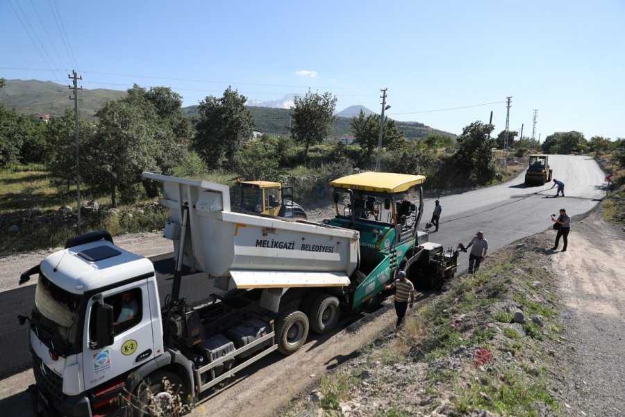 Melikgazi’de Asfalt Çalışmaları Hız Kesmeden Devam Ediyor