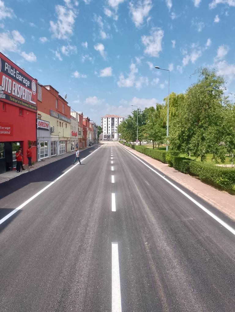 Oto Galericiler Sitesi Asfaltlandı