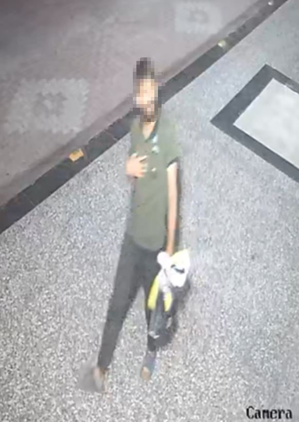 Güvenlik Kamerasına Selam Verip 3 Milyonluk Lüks Otomobili Çaldı