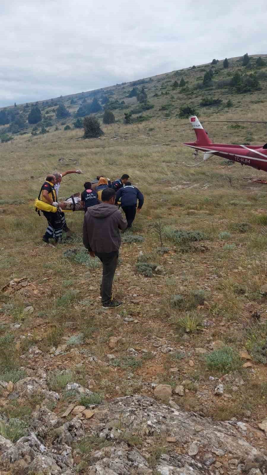 Dağlık Alanda Ot Toplarken Bayılan Kişi İçin Hava Ambulansı Havalandı