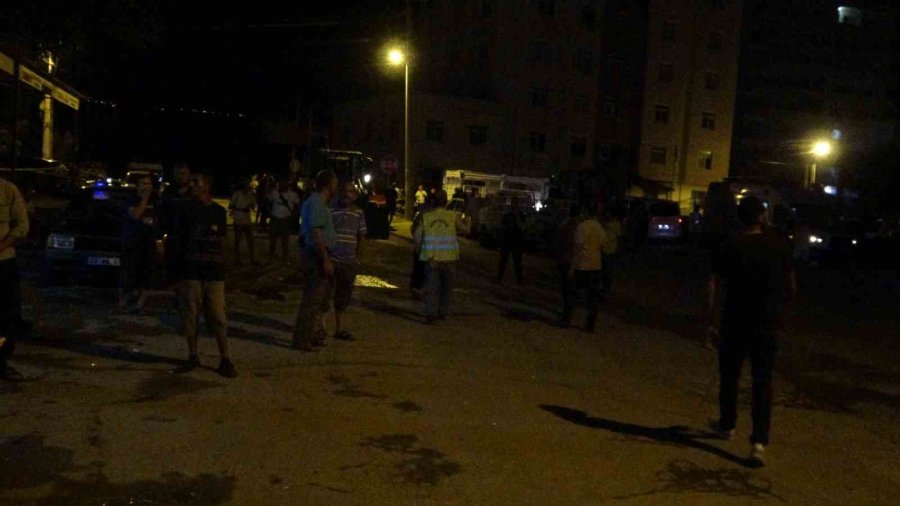 Birini Fırtına Yıktı, Diğeri Kontrollü Yıkıldı