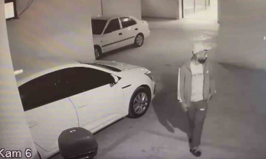 Motosiklet Hırsızı Önce Güvenlik Kamerasına Sonra Polise Yakalandı