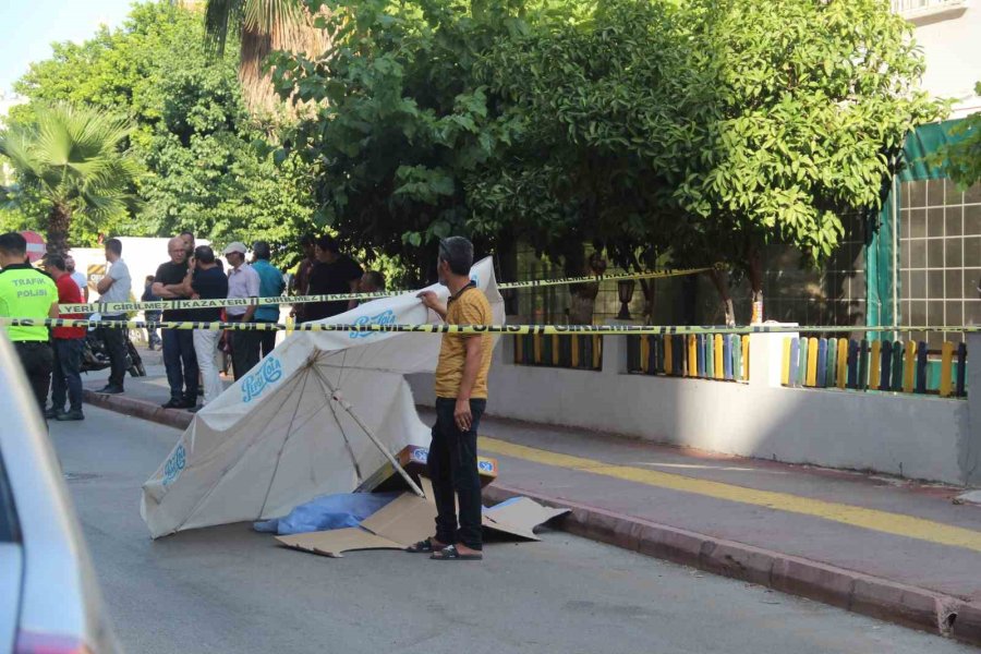 Otomobilin Çarptığı Çocuk Hayatını Kaybetti