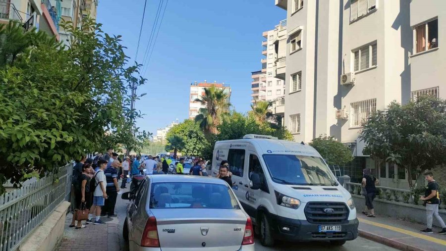 Otomobilin Çarptığı Çocuk Hayatını Kaybetti