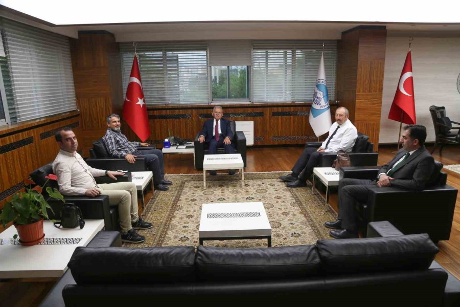 Başkan Büyükkılıç’a Akademisyenlerden Ziyaret