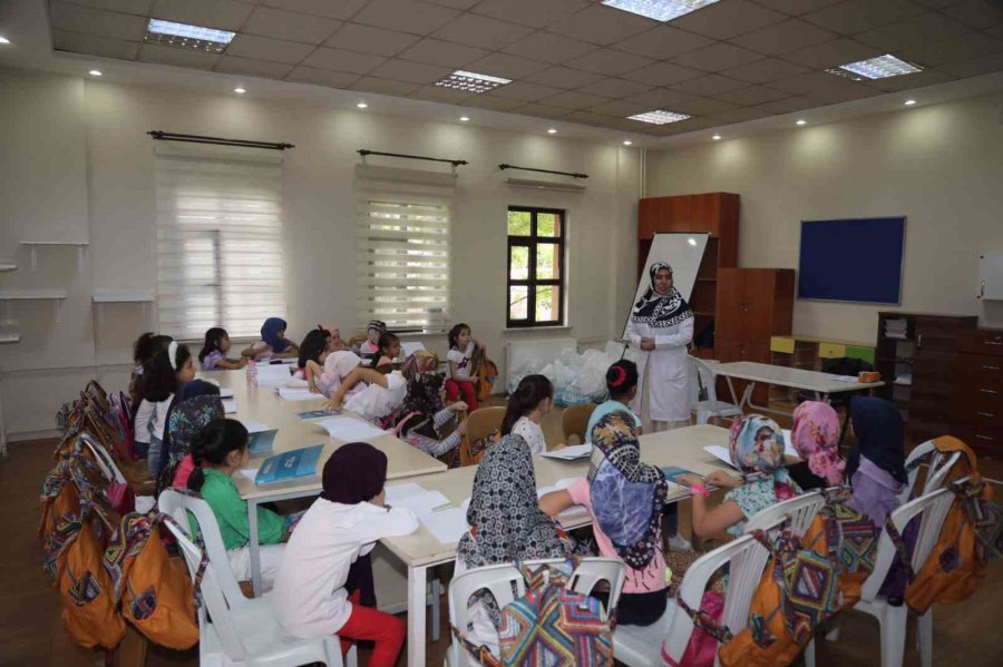 Konya’da Genç Komek Yaz Okulu Başladı