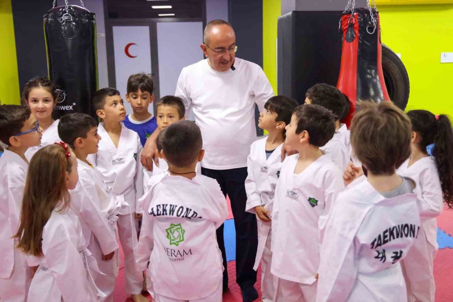 Başkan Kavuş, Yaz Spor Okulu Öğrencileriyle Buluştu